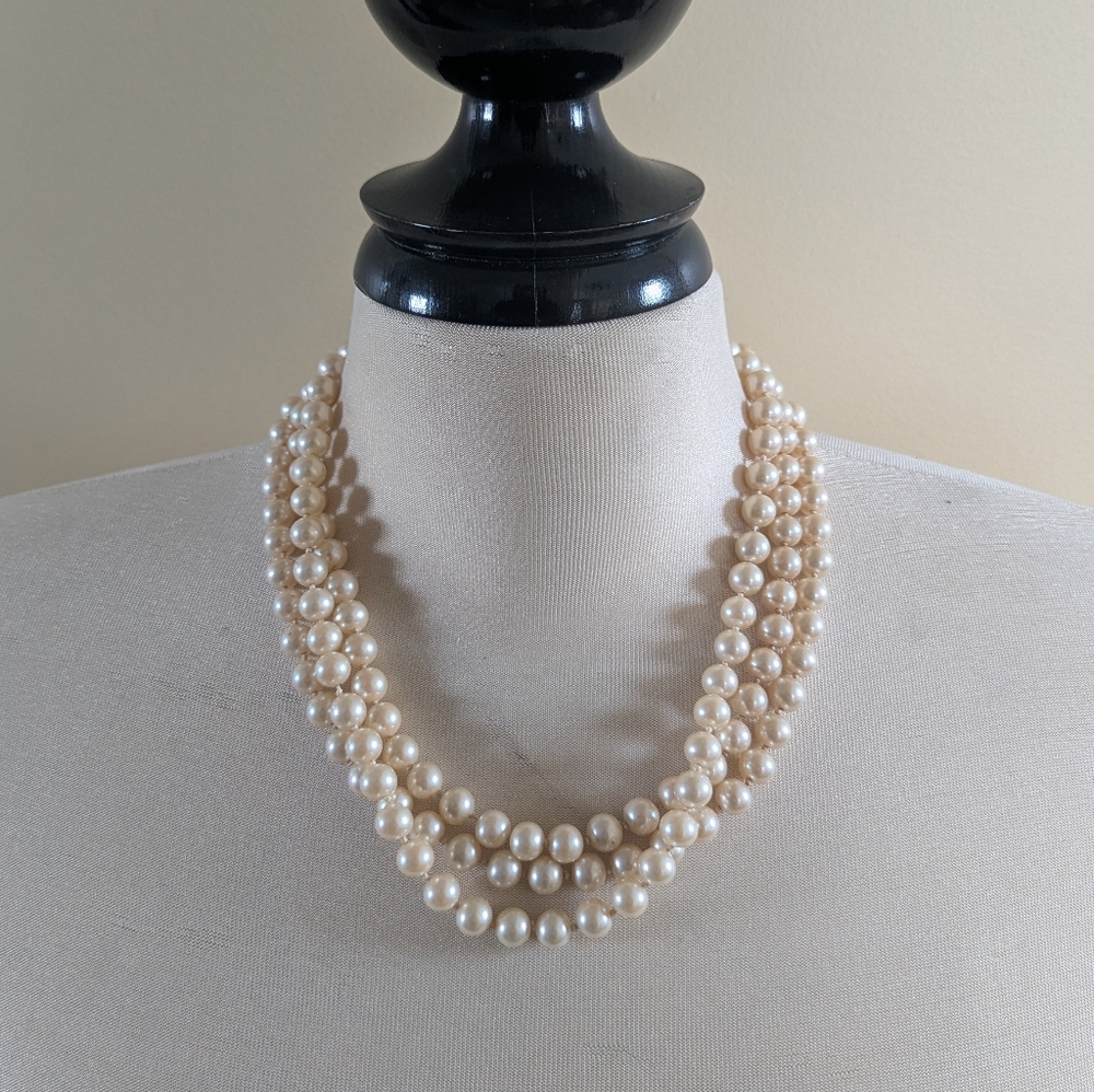 4/$25 CHUNKY PEARL LONG VINTAGE NECKLACE